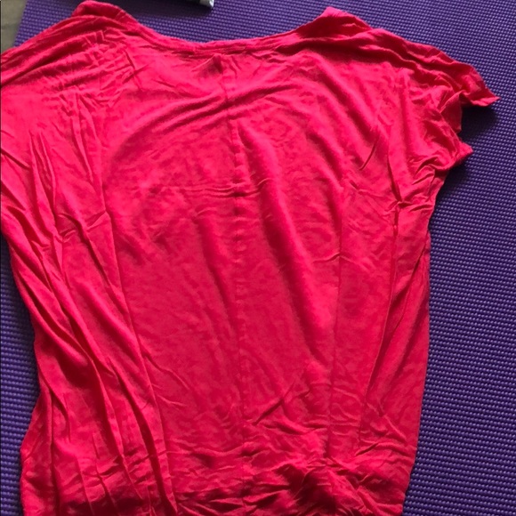 Gap xs bright pink tee - Picture 3 of 3